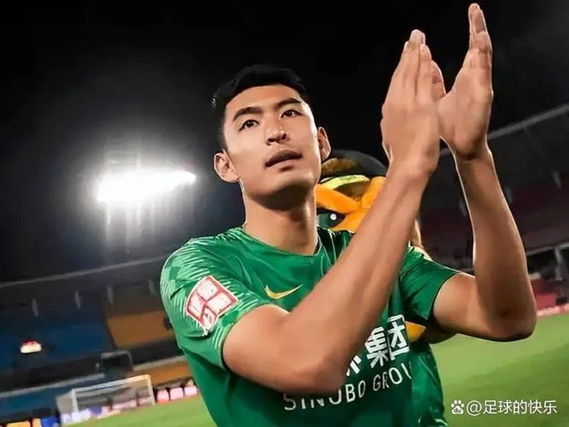 半场-国安0-0蓉城 王子铭包抄踢空失空门 韦世豪报复性铲球染黄